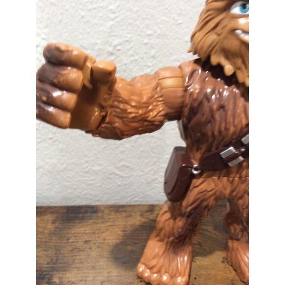 Hasbro Star Wars Galactic Heroes 10" Chewbacca Poseable Figure Mega Mighties - Picture 6 of 7